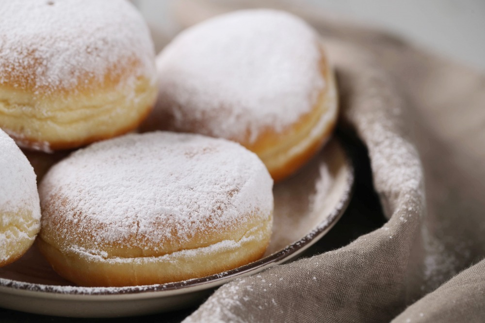 Vanilla Cream-Filled Doughnuts