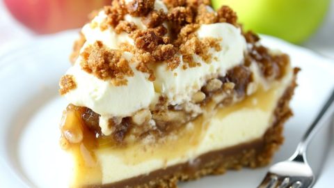 Apple Crisp Cheesecake Pie